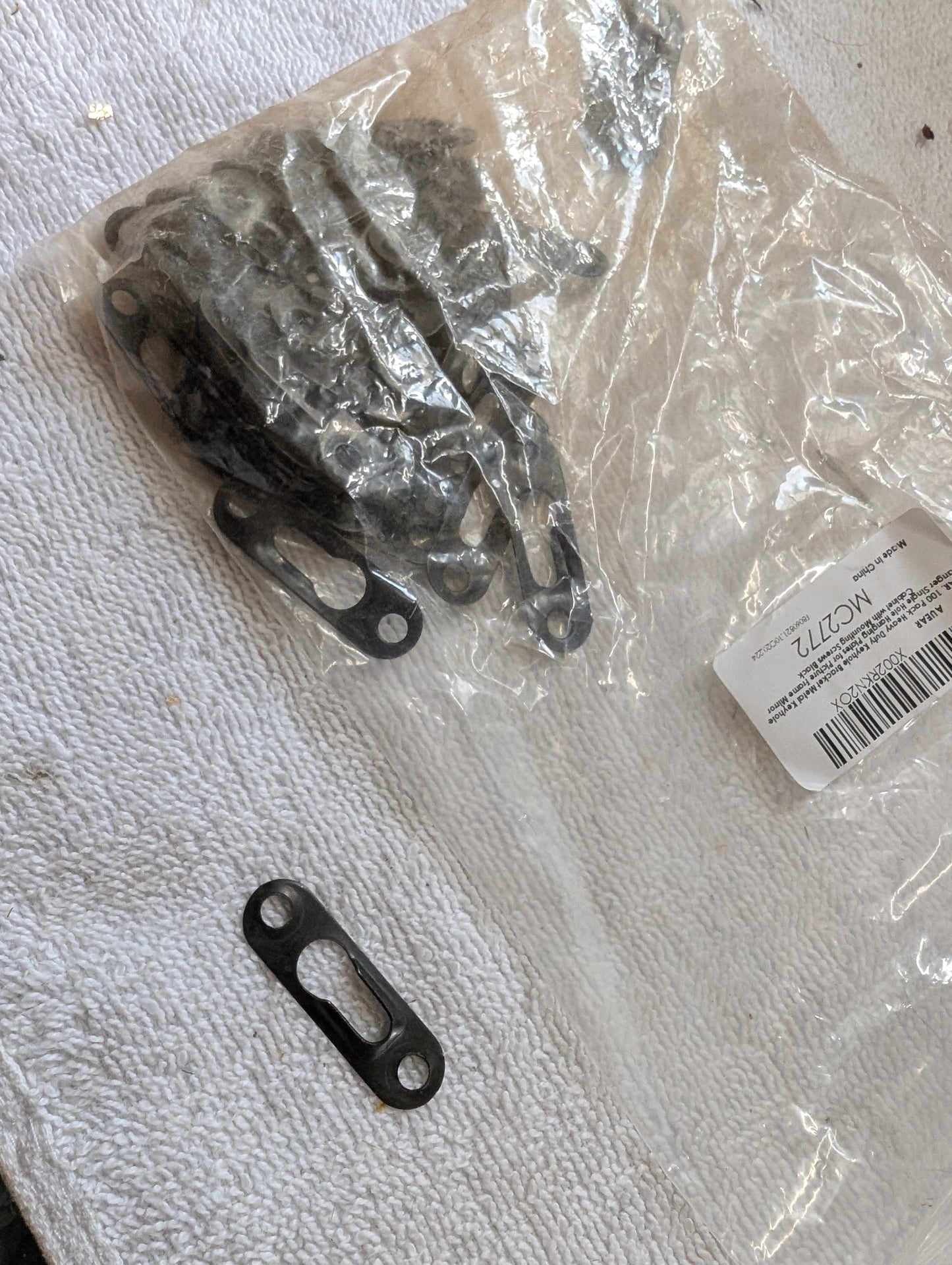 Metal Keyhole Hangers