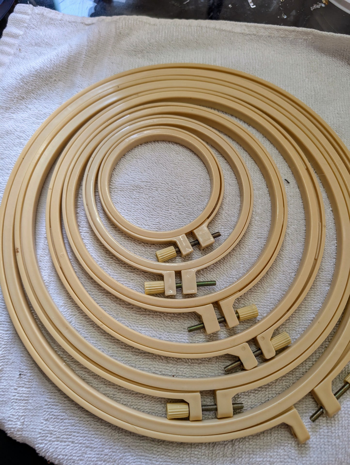 Plastic Embroidery Hoop Set