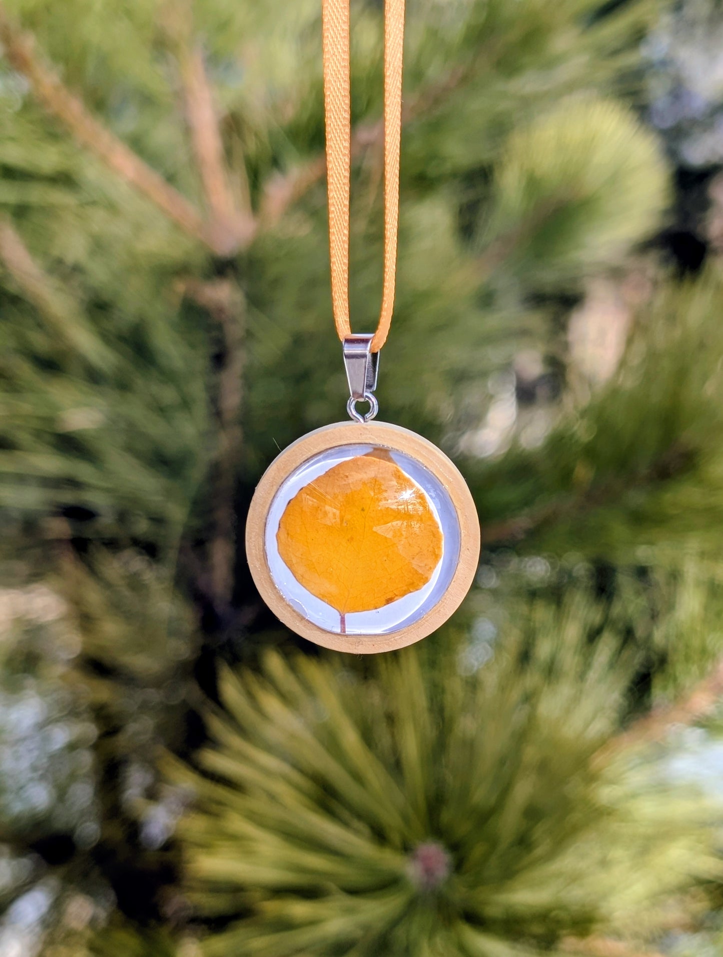 Small Wooden Aspen Leaf Ornaments