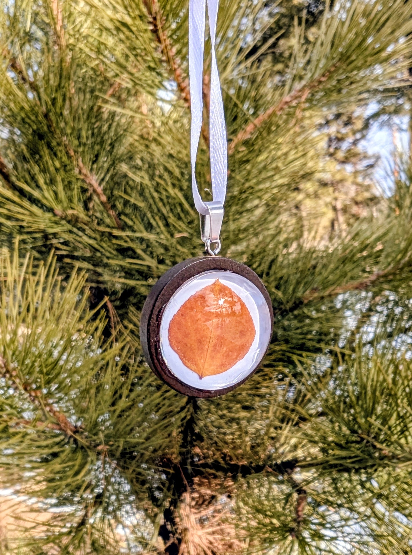 Small Wooden Aspen Leaf Ornaments